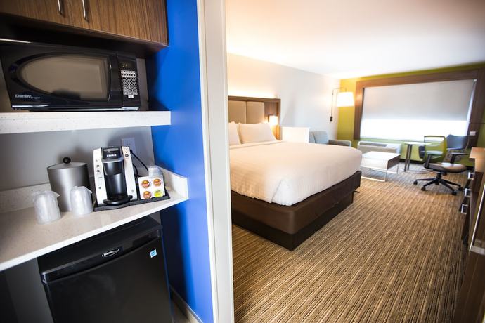 Imagen de la habitación del Hotel Holiday Inn Express and Suites Greenville S- Piedmont, an IHG. Foto 5