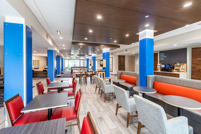 Imagen de los interiores del Hotel Holiday Inn Express and Suites Greenville S- Piedmont, an IHG. Foto 16