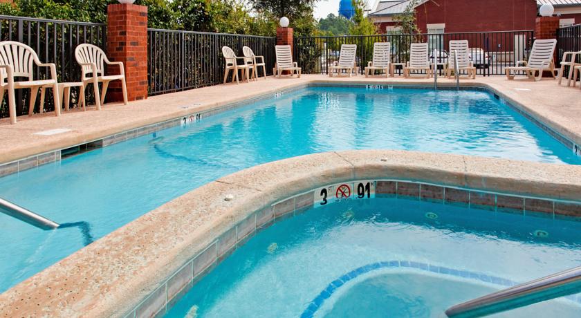 Imagen de la piscina del Hotel Holiday Inn Express and Suites Gulf Shores, An Ihg. Foto 7