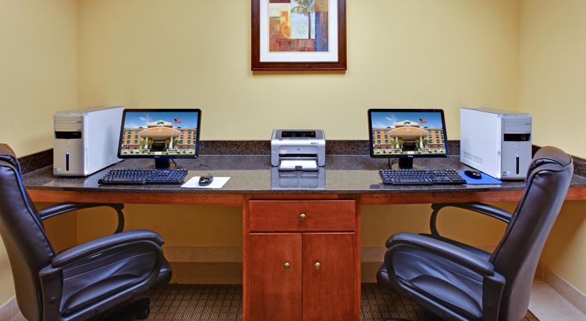 Imagen de los interiores del Hotel Holiday Inn Express and Suites Gulf Shores, An Ihg. Foto 6