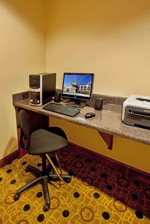 Imagen de los interiores del Hotel Holiday Inn Express and Suites Hardeeville - Hilton Head, An Ihg. Foto 11