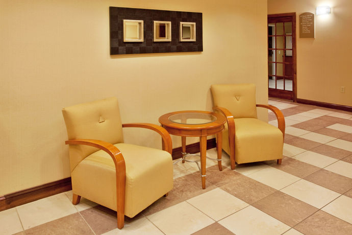 Imagen de los interiores del Hotel Holiday Inn Express and Suites Hardeeville - Hilton Head, An Ihg. Foto 16