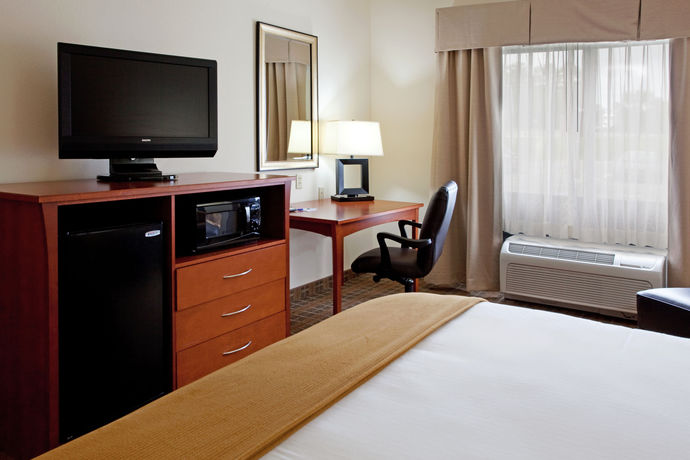 Imagen de la habitación del Hotel Holiday Inn Express and Suites Hardeeville - Hilton Head, An Ihg. Foto 5