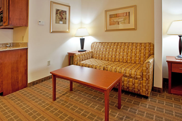 Imagen de la habitación del Hotel Holiday Inn Express and Suites Hardeeville - Hilton Head, An Ihg. Foto 6
