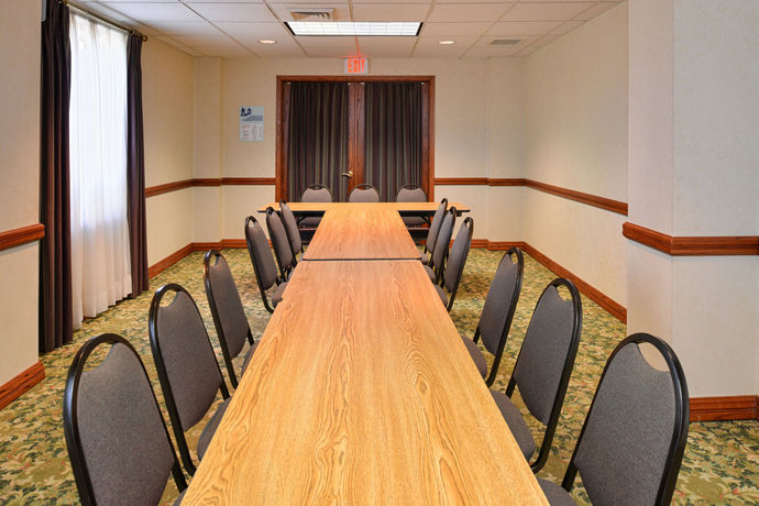 Imagen de los interiores del Hotel Holiday Inn Express and Suites Harrison, An Ihg. Foto 10