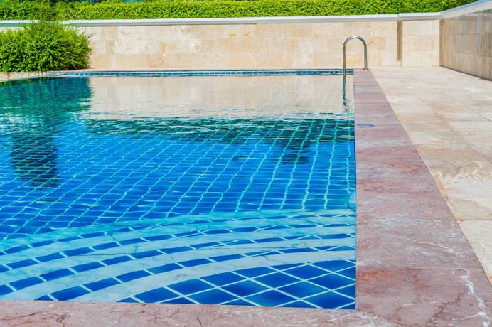 Imagen de la piscina del Hotel Holiday Inn Express and Suites Hawaiian Gardens, an IHG Hotel. Foto 21