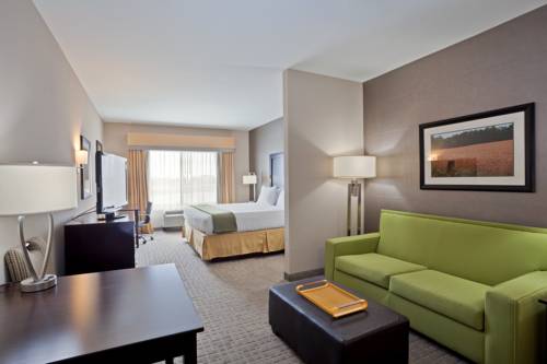Imagen de la habitación del Hotel Holiday Inn Express and Suites Hays, An Ihg. Foto 10