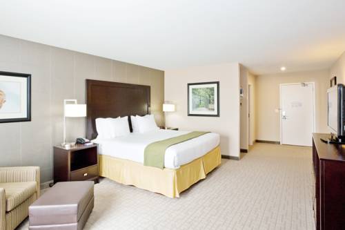 Imagen de la habitación del Hotel Holiday Inn Express and Suites Hays, An Ihg. Foto 11