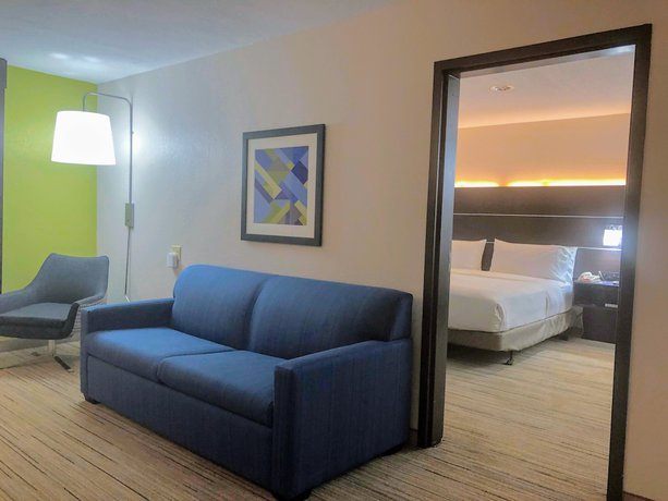 Imagen de la habitación del Hotel Holiday Inn Express and Suites Hearne, an IHG. Foto 10
