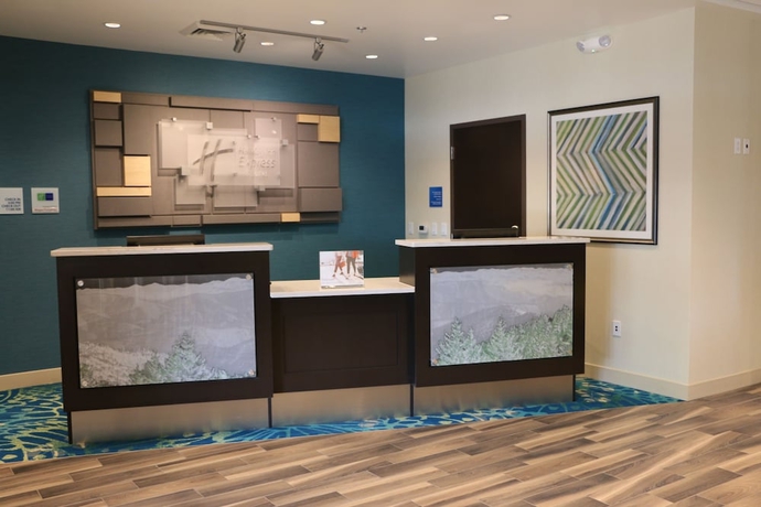 Imagen de los interiores del Hotel Holiday Inn Express and Suites Hendersonville SE - Flat Rock. Foto 10