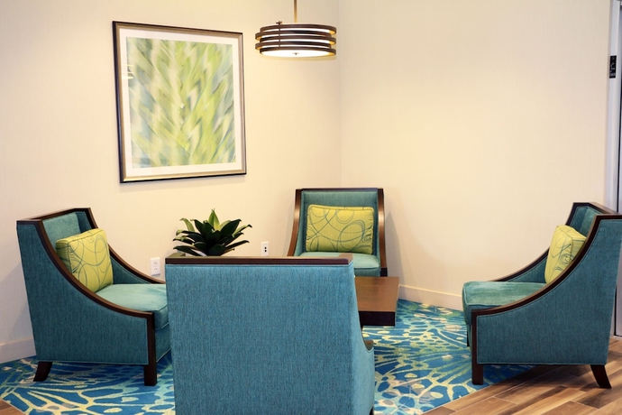 Imagen de los interiores del Hotel Holiday Inn Express and Suites Hendersonville SE - Flat Rock. Foto 12