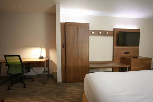 Imagen de la habitación del Hotel Holiday Inn Express and Suites Hesperia, An Ihg. Foto 10