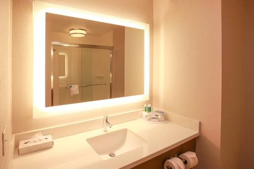 Imagen de la habitación del Hotel Holiday Inn Express and Suites Hesperia, An Ihg. Foto 12