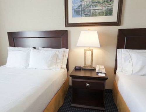 Imagen de la habitación del Hotel Holiday Inn Express and Suites Hinton, An Ihg. Foto 7