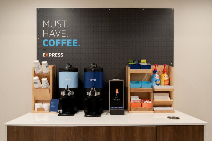 Imagen de la habitación del Hotel Holiday Inn Express and Suites Hollister, an IHG. Foto 16