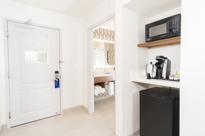 Imagen de la habitación del Hotel Holiday Inn Express and Suites Hollywood Walk Of Fame, An Ihg. Foto 5