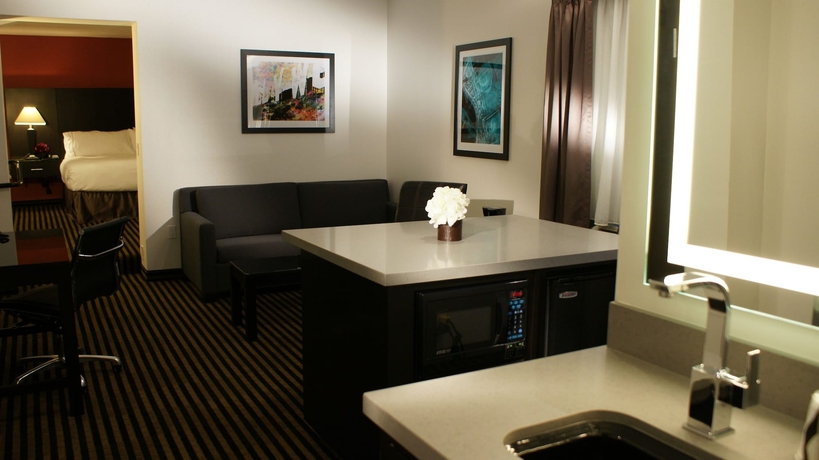 Imagen de la habitación del Hotel Holiday Inn Express and Suites Hollywood Walk Of Fame, An Ihg. Foto 13