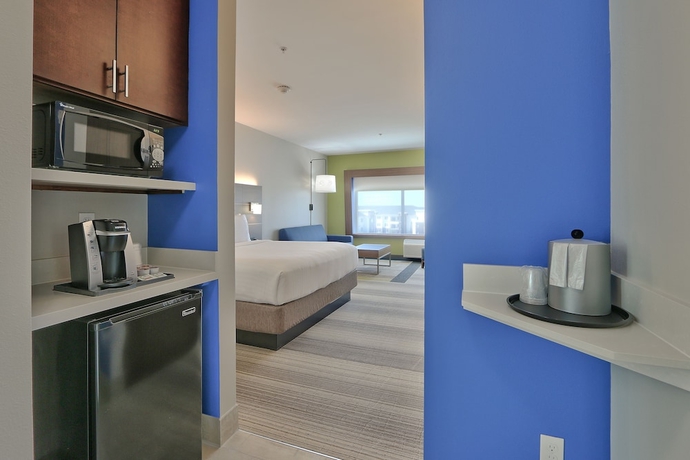 Imagen de la habitación del Hotel Holiday Inn Express and Suites Houston East - Beltway 8, An Ihg. Foto 6