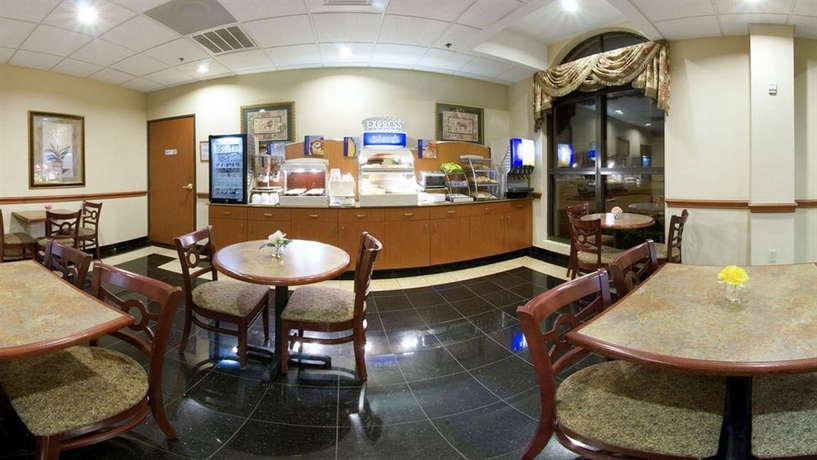 Imagen del bar/restaurante del Hotel Holiday Inn Express and Suites Houston - Memorial Park Area, An Ihg. Foto 1