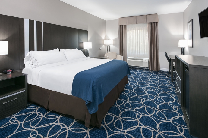 Imagen de la habitación del Hotel Holiday Inn Express and Suites Houston North - Iah Area, An Ihg. Foto 8