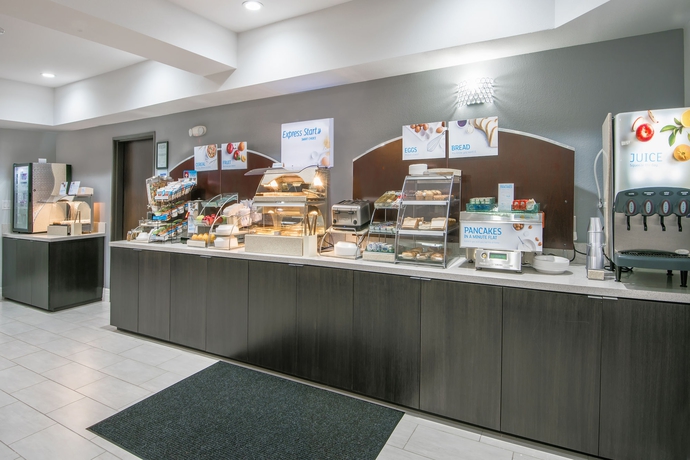 Imagen del bar/restaurante del Hotel Holiday Inn Express and Suites Houston North - Iah Area, An Ihg. Foto 4