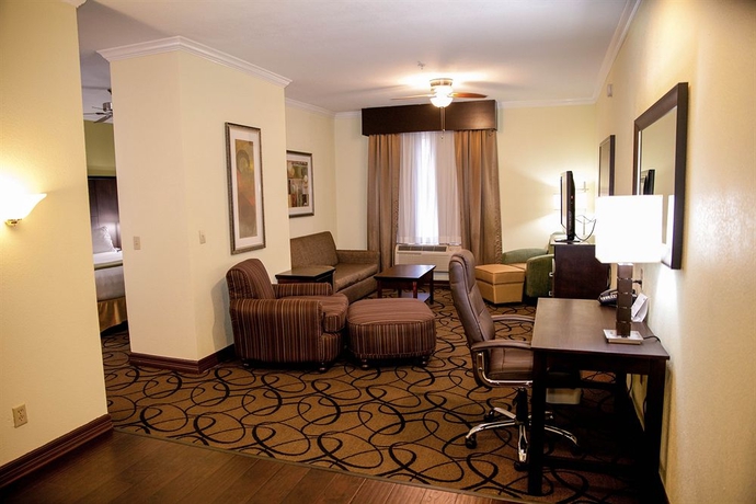 Imagen de los interiores del Hotel Holiday Inn Express and Suites Houston North Intercontinental, An Ihg. Foto 14