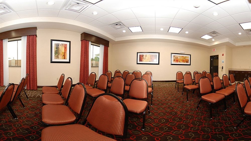 Imagen de los interiores del Hotel Holiday Inn Express and Suites Houston South Near Pearland, An Ihg. Foto 13