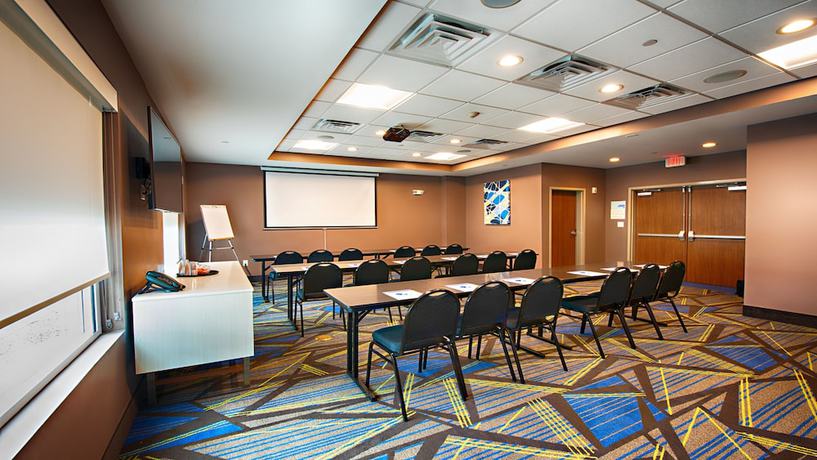 Imagen de los interiores del Hotel Holiday Inn Express and Suites Houston Sw - Galleria Area, An Ihg. Foto 19