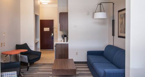 Imagen de la habitación del Hotel Holiday Inn Express and Suites Houston-alvin, An Ihg. Foto 15