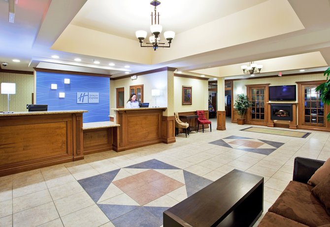 Imagen de los interiores del Hotel Holiday Inn Express and Suites Howell, an IHG. Foto 17
