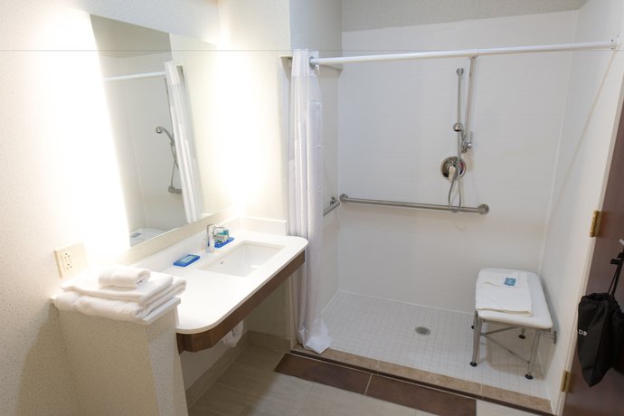 Imagen de la habitación del Hotel Holiday Inn Express and Suites In North East (erie), An Ihg. Foto 12