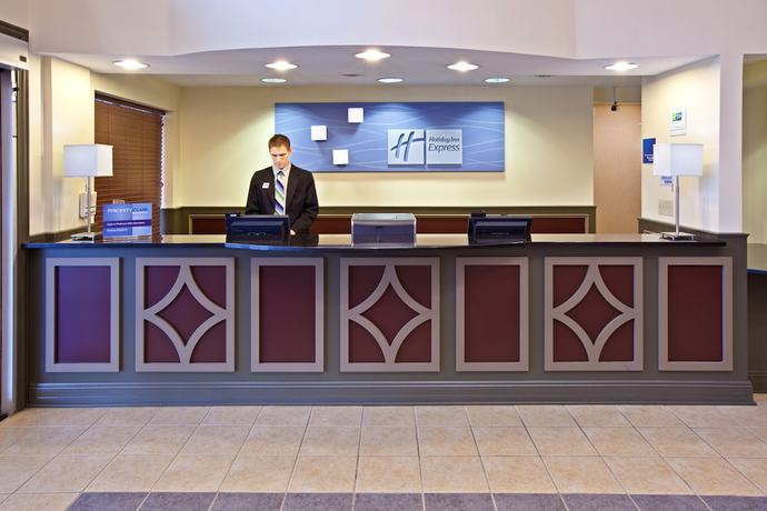 Imagen de los interiores del Hotel Holiday Inn Express and Suites Indianapolis - East. Foto 18