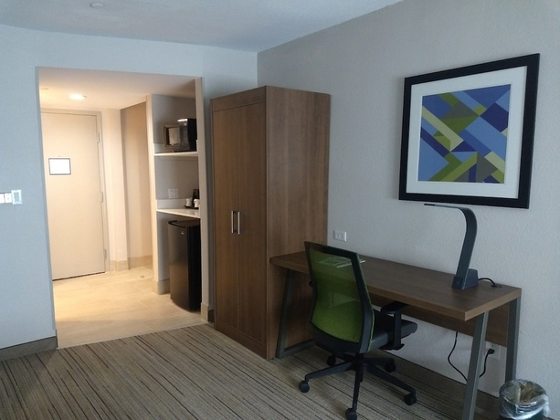 Imagen de la habitación del Hotel Holiday Inn Express and Suites Indianapolis Northwest, An Ihg. Foto 12