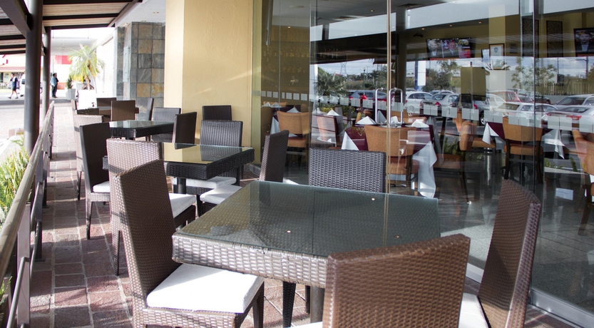 Imagen del bar/restaurante del Hotel Holiday Inn Express and Suites Irapuato. Foto 3