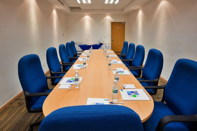 Imagen de los interiores del Hotel Holiday Inn Express and Suites Irapuato. Foto 10