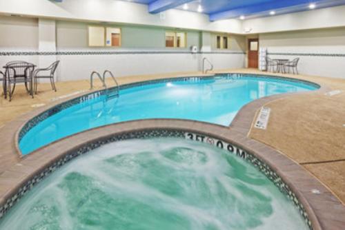 Imagen general del Hotel Holiday Inn Express and Suites Jacksonville, An Ihg. Foto 3