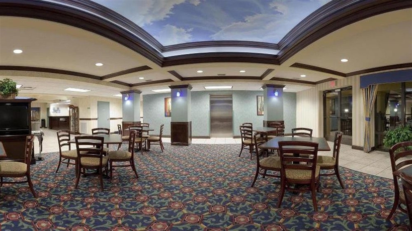 Imagen del bar/restaurante del Hotel Holiday Inn Express and Suites Jacksonville - South, An Ihg. Foto 3