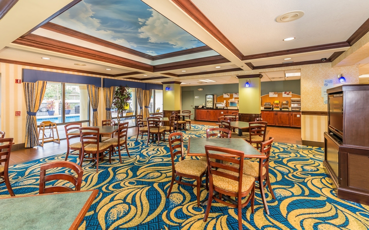 Imagen del bar/restaurante del Hotel Holiday Inn Express and Suites Jacksonville - South, An Ihg. Foto 4