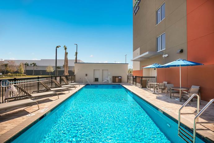 Imagen de la piscina del Hotel Holiday Inn Express and Suites Jacksonville - Town Center, an IHG. Foto 20