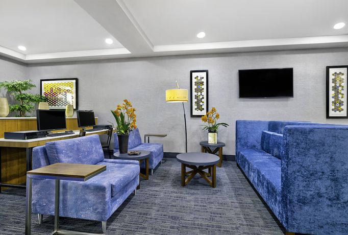 Imagen de los interiores del Hotel Holiday Inn Express and Suites Kansas City - Grandview, an IHG. Foto 15