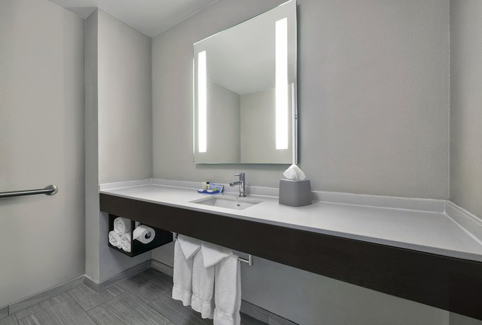 Imagen de la habitación del Hotel Holiday Inn Express and Suites Kansas City - Grandview, an IHG. Foto 3