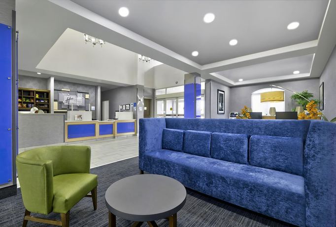 Imagen de los interiores del Hotel Holiday Inn Express and Suites Kansas City - Grandview, an IHG. Foto 17