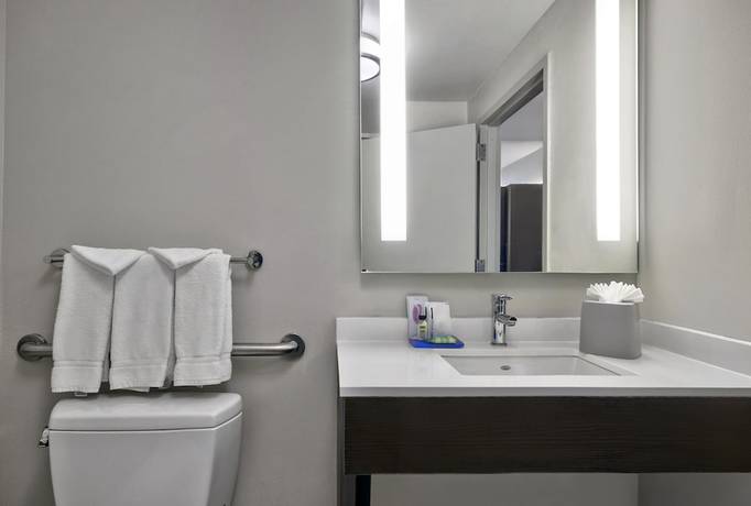 Imagen de la habitación del Hotel Holiday Inn Express and Suites Kansas City - Grandview, an IHG. Foto 4