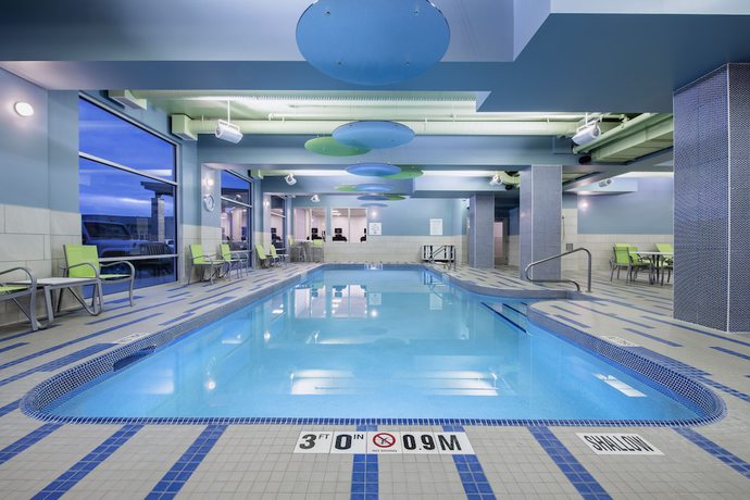 Imagen de la piscina del Hotel Holiday Inn Express and Suites Kelowna - East, an IHG. Foto 20