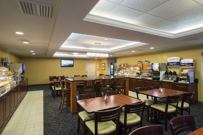 Imagen del bar/restaurante del Hotel Holiday Inn Express and Suites King Of Prussia, An Ihg. Foto 4