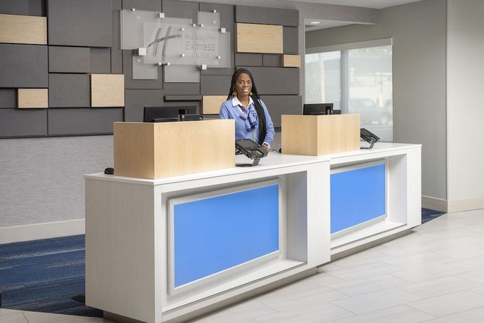 Imagen de los interiores del Hotel Holiday Inn Express and Suites Kingsland I-95-Naval Base Area, an IHG. Foto 19