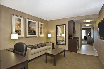 Imagen general del Hotel Holiday Inn Express and Suites Kingston Central, An Ihg. Foto 8