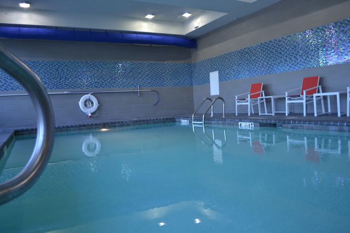 Imagen de la piscina del Hotel Holiday Inn Express and Suites Knoxville West -papermill, An Ihg. Foto 17