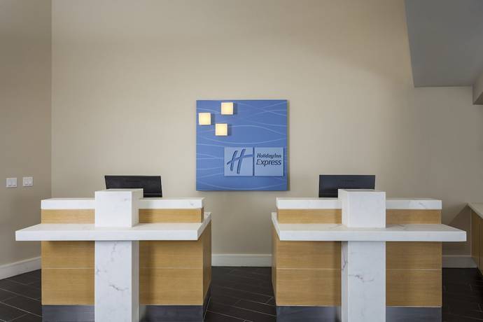 Imagen de los interiores del Hotel Holiday Inn Express and Suites La Jolla – Windansea Beach, An Ihg. Foto 20