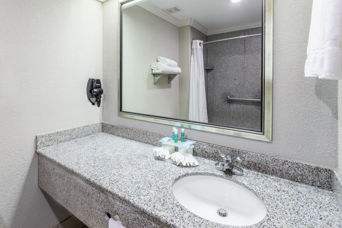 Imagen de la habitación del Hotel Holiday Inn Express and Suites Lake Charles, An Ihg. Foto 7